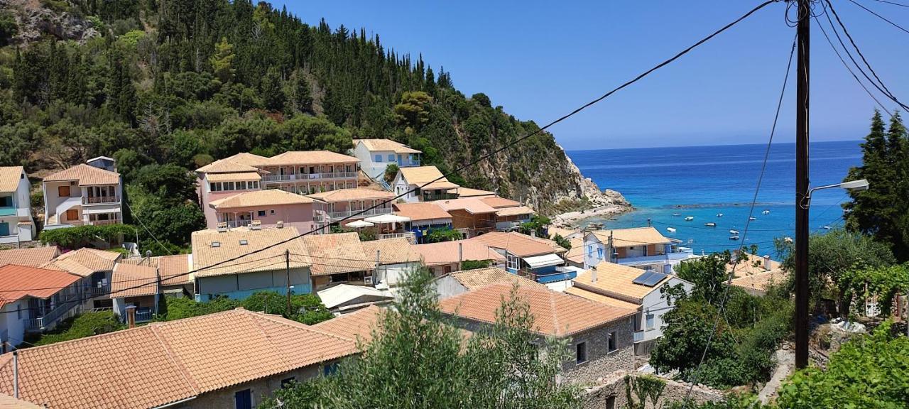 Villa Spiros Áyios Nikítas Exteriör bild