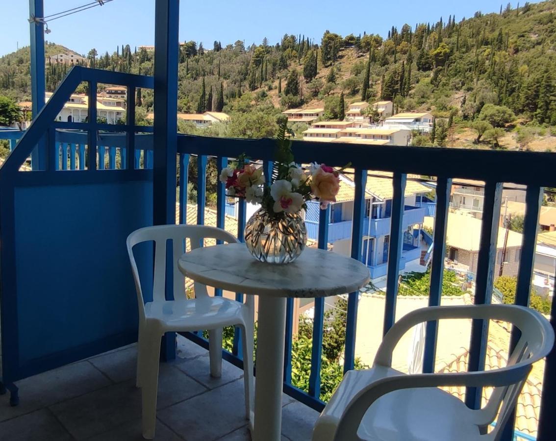 Villa Spiros Áyios Nikítas Exteriör bild