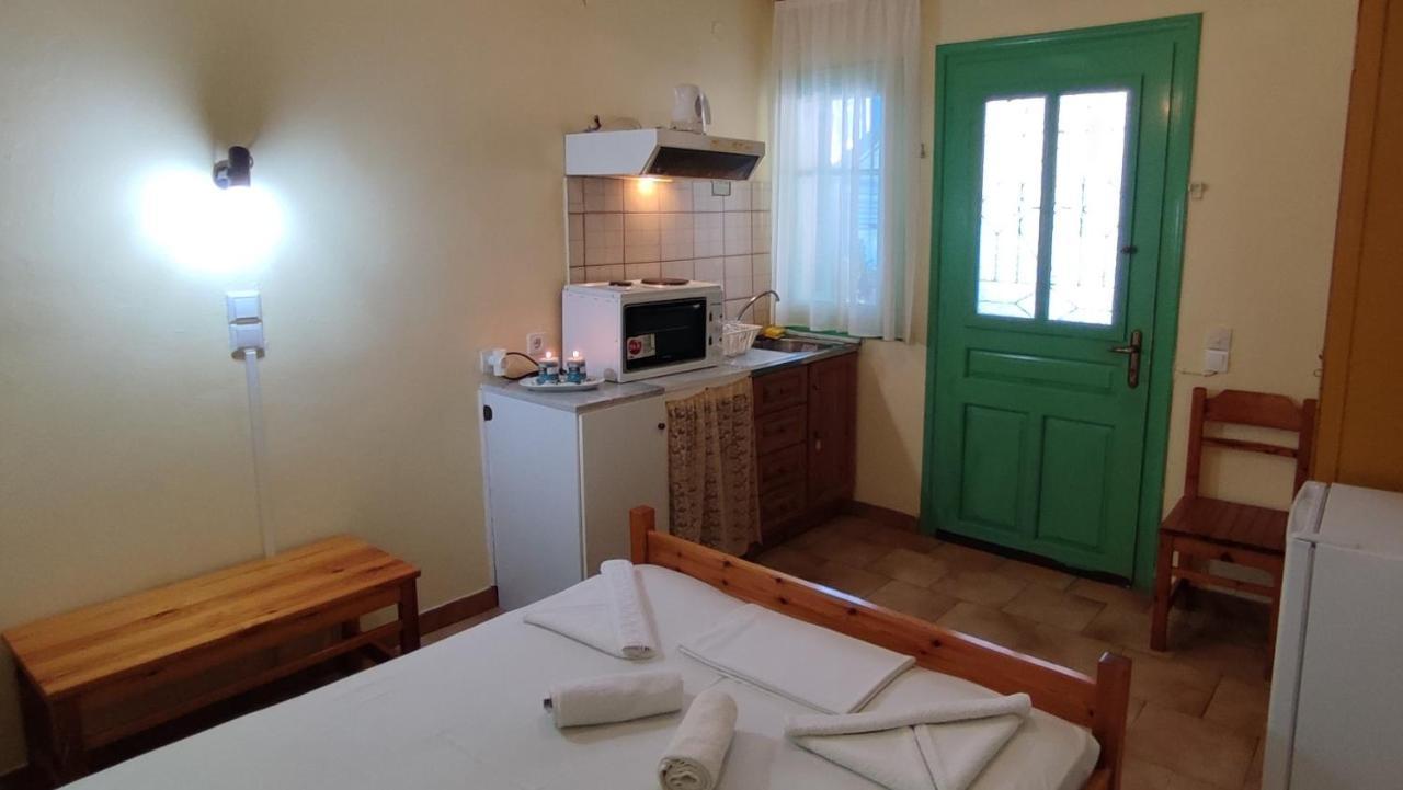 Villa Spiros Áyios Nikítas Exteriör bild