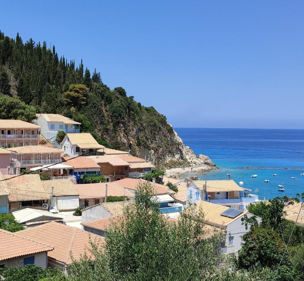 Villa Spiros Áyios Nikítas Exteriör bild